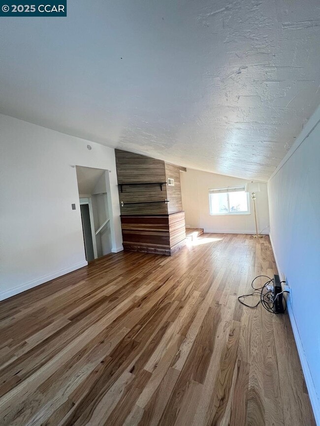 Building Photo - 438 Ridgeview Dr