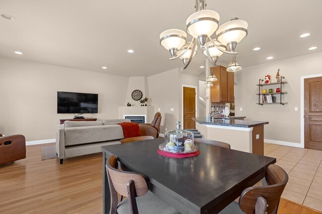 Building Photo - Central 2 Bedroom Home - Reno