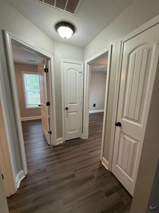 Building Photo - 109 Ellington Ct