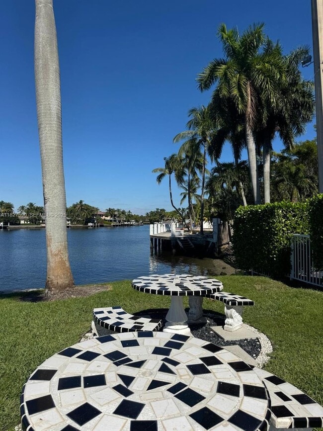 Building Photo - 1881 Middle River Dr