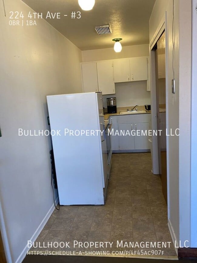 Building Photo - 224 4th Ave