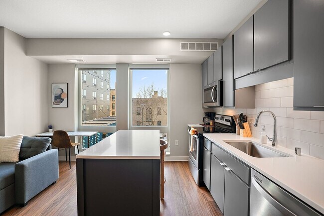 Building Photo - 1410 Nicollet Ave