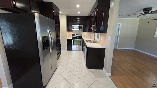 Building Photo - 106 Mason Dr