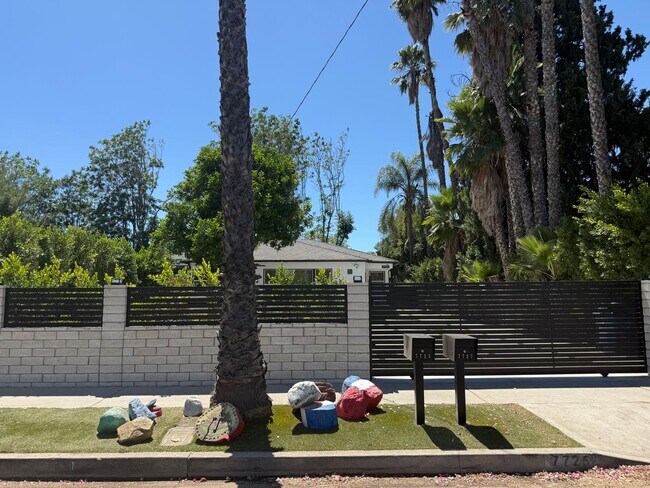 Building Photo - 7725 Owensmouth Ave