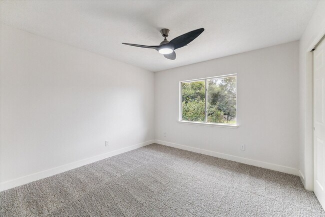 Building Photo - 14710 James River Ln