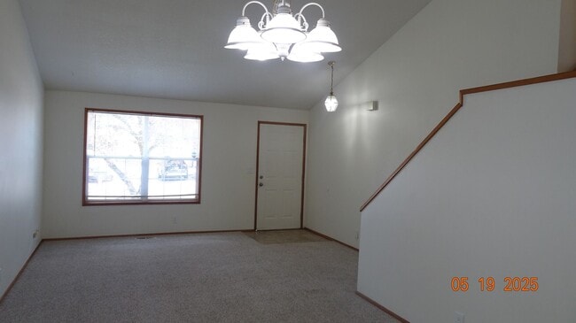 Building Photo - ~Beautiful Two-story Home Located in the N...