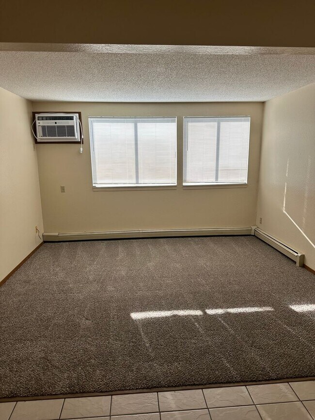 Building Photo - One Bedroom