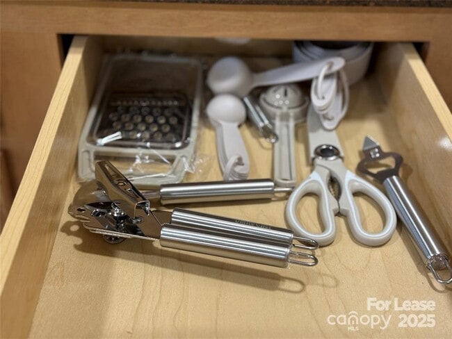 Building Photo - 5 Elmore St