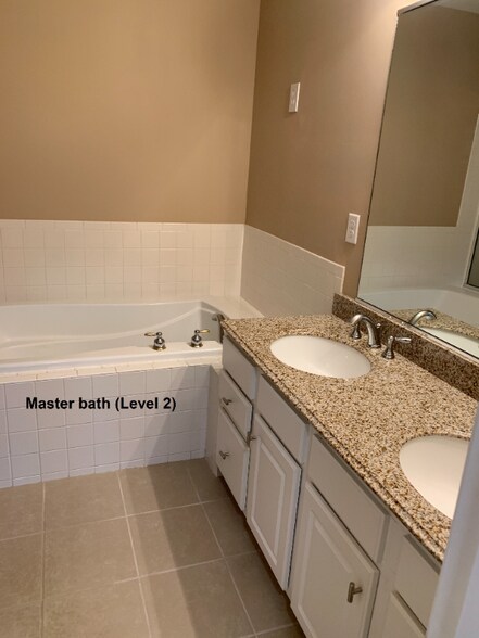 Building Photo - 4310 Marival Way