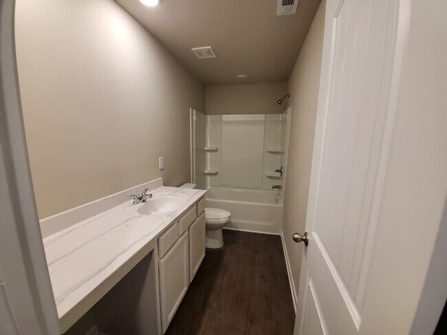 Building Photo - 135 Berry Dr