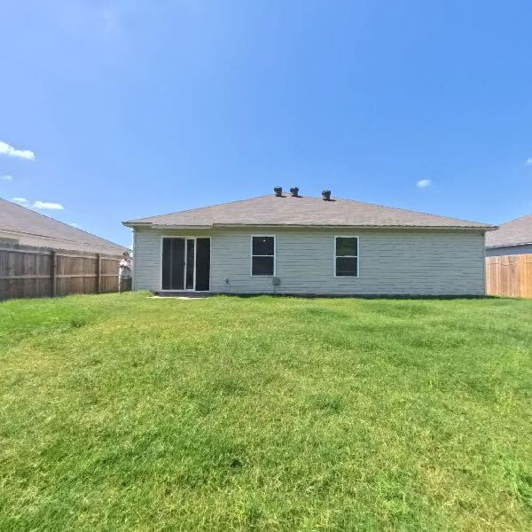 Building Photo - 5141 Yukon Dr