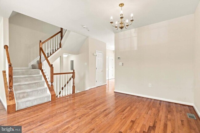 Building Photo - 107 Hearth Ct