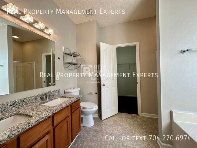 Building Photo - 8815 Firestreak Dr