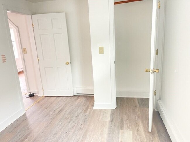 Building Photo - 28 Wyman St