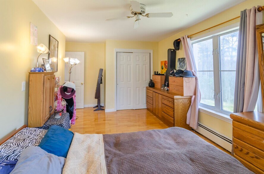 Building Photo - 5 Timberwood Dr