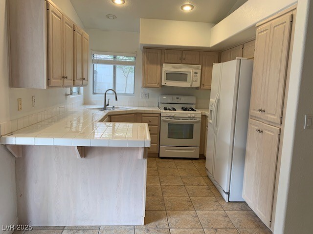 Building Photo - 263 Camelback Ridge Ave