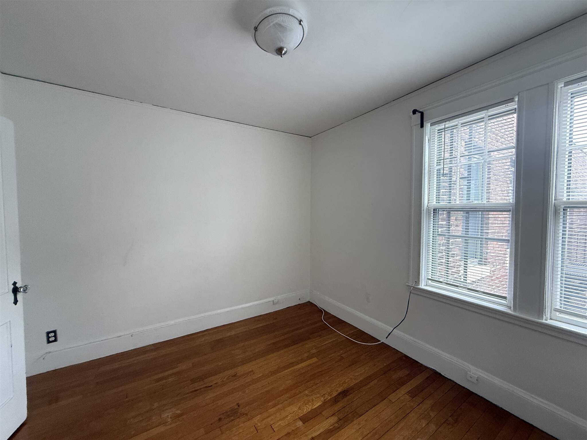 Building Photo - 160 Norfolk St
