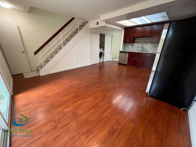 Building Photo - $4095-2 Bd/2.5 Ba Town home in Sunnyvale/Sunset Oaks Community