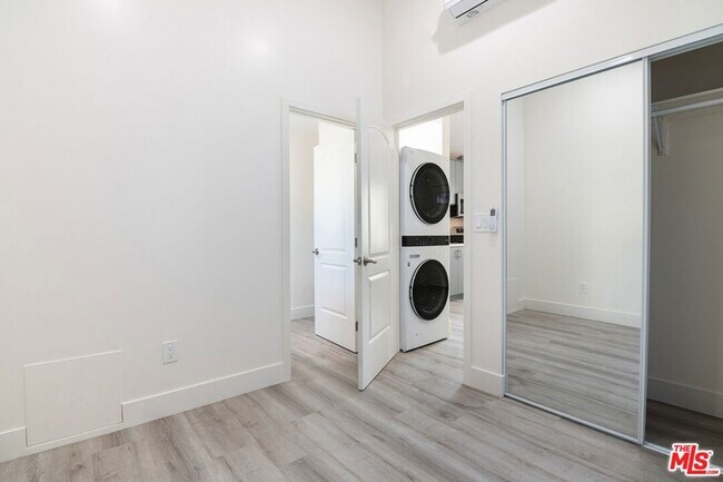 Building Photo - 1327 23rd St