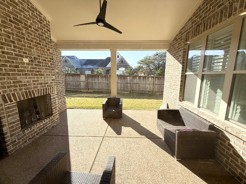 Building Photo - 1421 Peyton Run Lp S