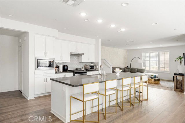 Building Photo - 120 Novel