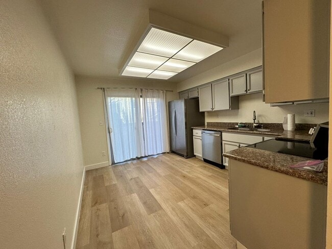 Building Photo - Cozy Beautiful Townhouse for Rent