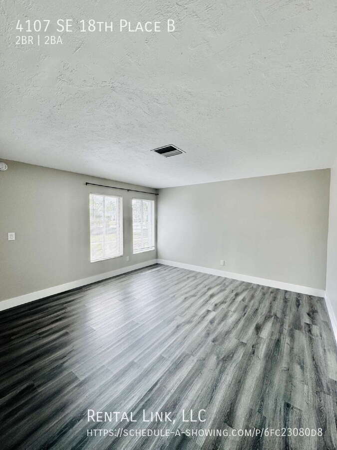 Building Photo - 4107 SE 18th Pl