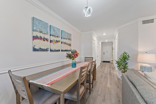 Building Photo - 353 S US Hwy 1