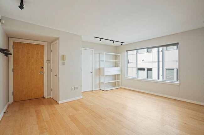 Building Photo - 1439 Chapin St NW