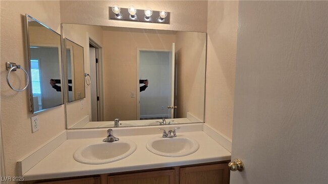 Building Photo - 2525 Rainbow Cactus Ct