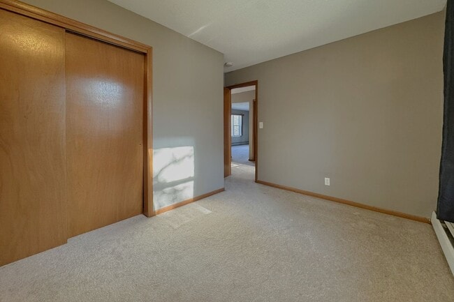 Building Photo - Dawes Drive Duplex (4014-4016)