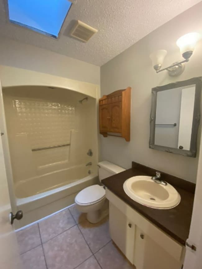 Building Photo - 3 Bedroom 2 Bath home in New Smyrna Beach for RENT!