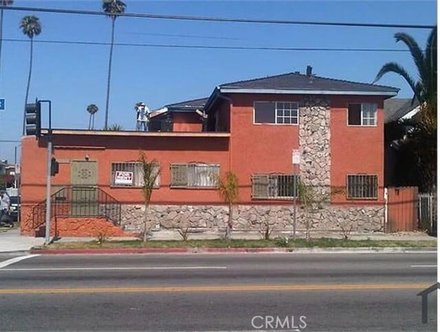 Building Photo - 740 W 82nd St
