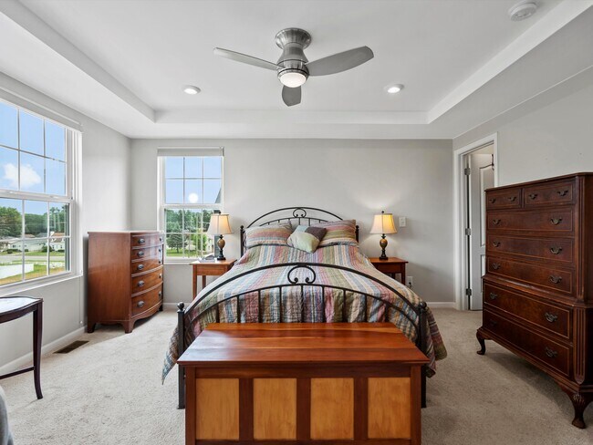 Building Photo - 202 N Sydney Ct