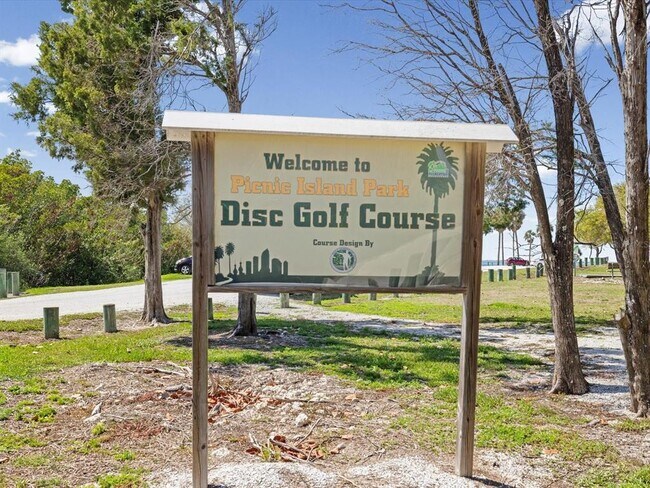 Building Photo - 5002 W Idaho St