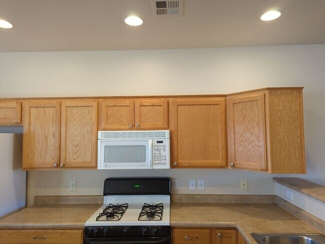 Building Photo - 2572 S 500 W