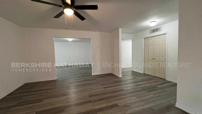 Building Photo - Updated 3 Bedroom/2 Bath Water Paid!!!