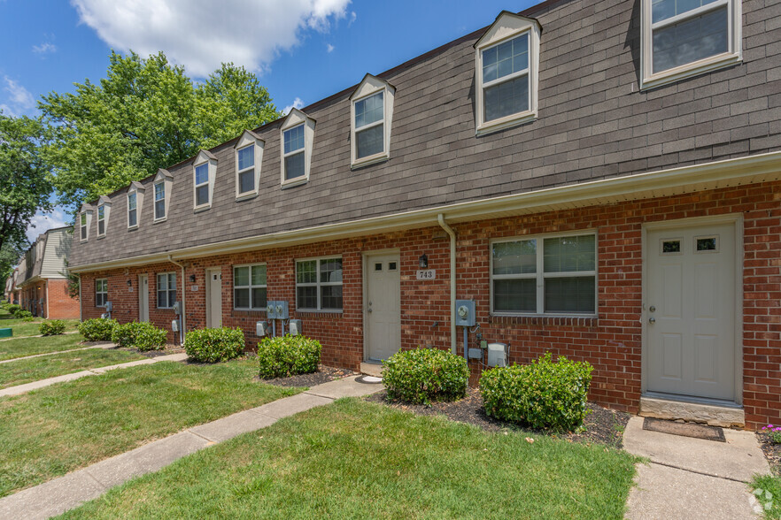 Building Photo - Kingston Townhomes