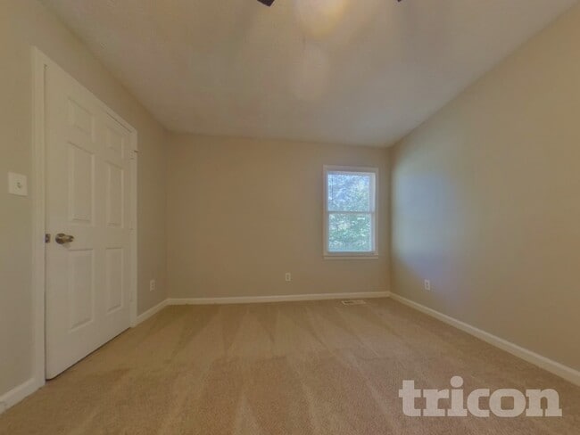 Building Photo - 158 Sweetwater Cir