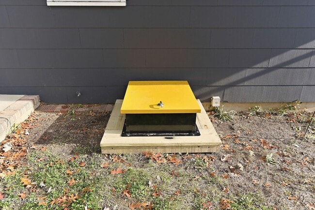 Building Photo - 501 Adolphus St