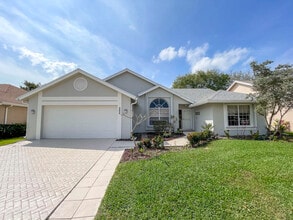 Building Photo - 252 Moccasin Trail W