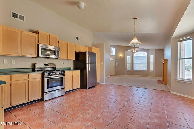 Building Photo - 1417 Plaza Verde Dr