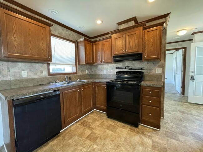 Building Photo - 757 Harbor Cir