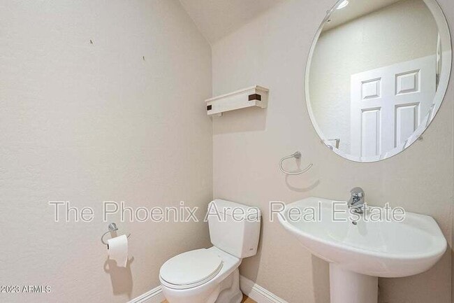 Building Photo - 7601 E Roosevelt St