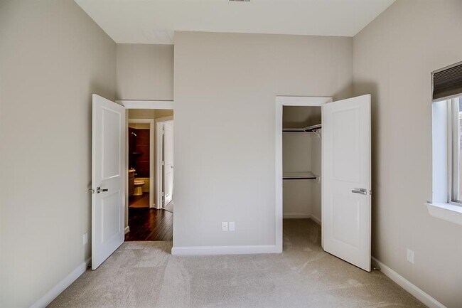 Building Photo - 17106 Rainier Creek Dr