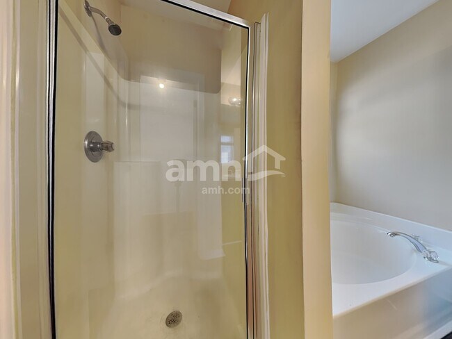 Building Photo - 15 Jeremiah Way