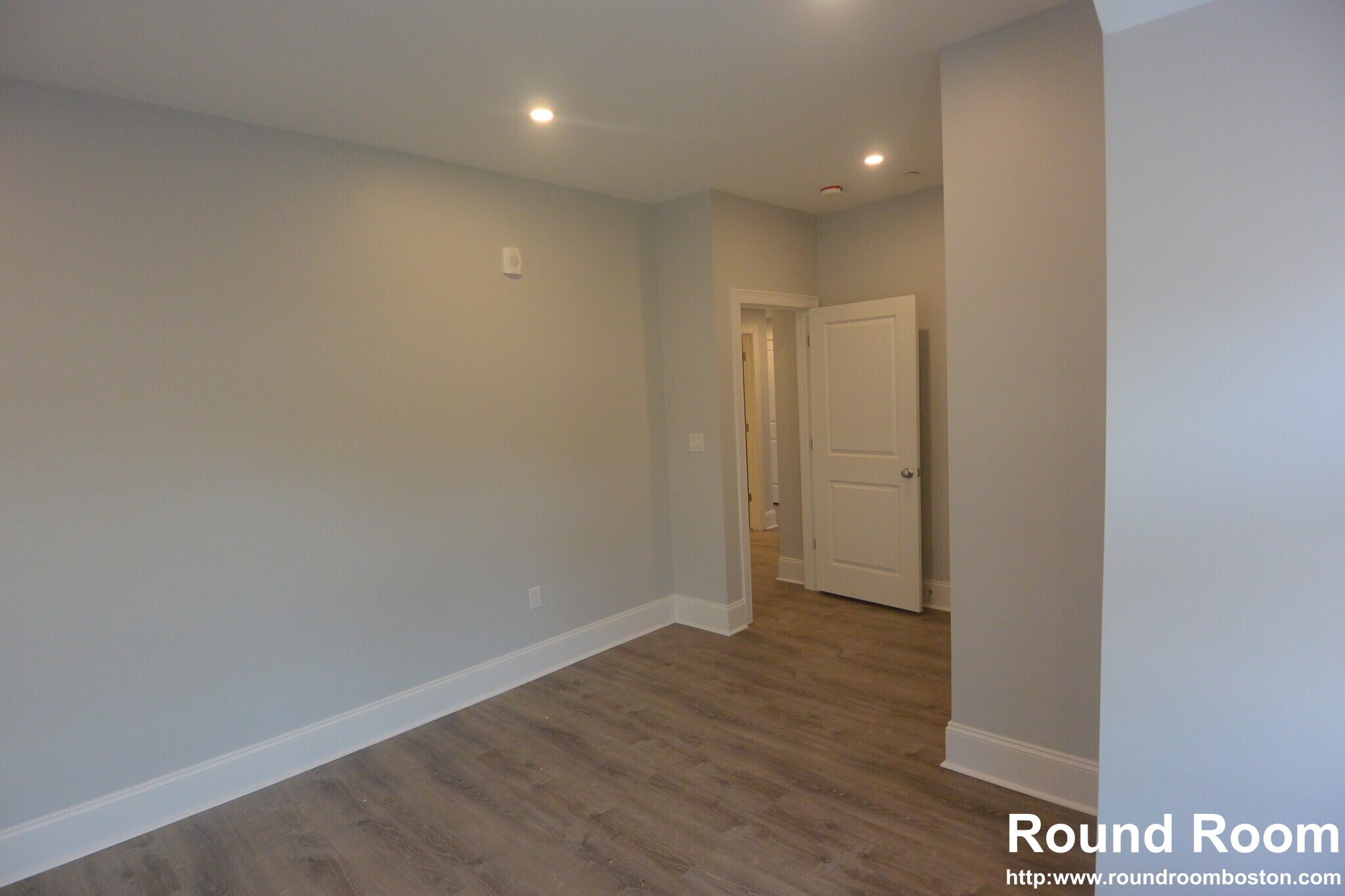 Building Photo - 120 Kenrick St