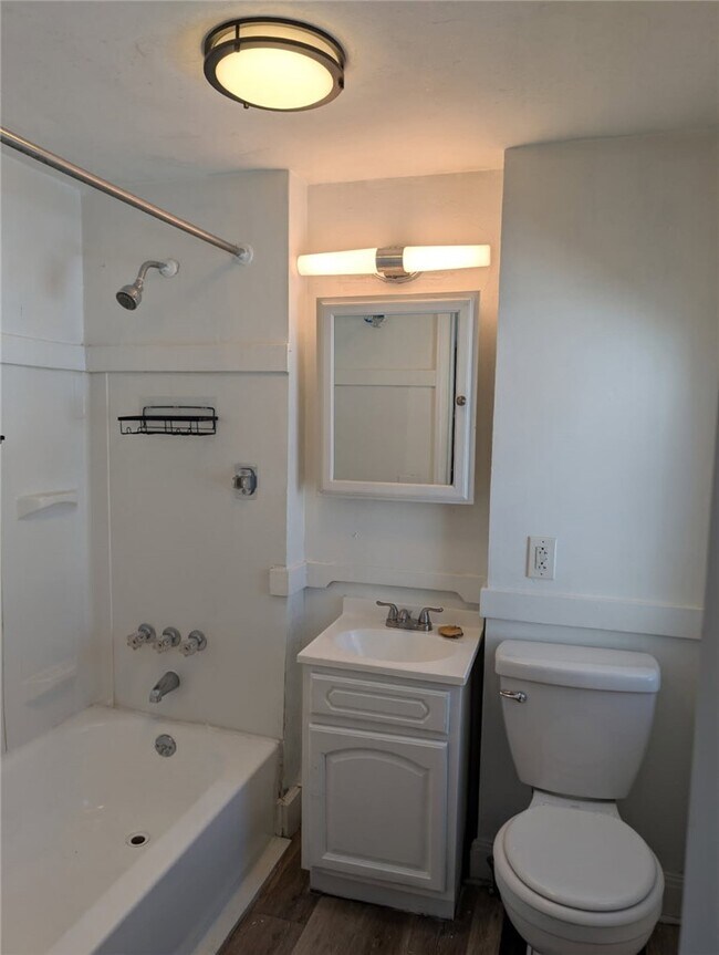 Building Photo - 105 Ontario St