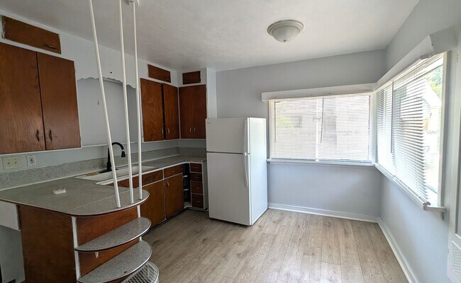 Building Photo - 3017 Sanford St