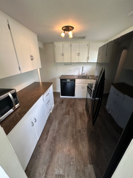 Building Photo - 4024 N Walnut St